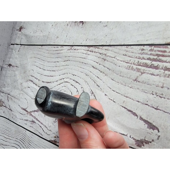 Hand carved elephant made in Kenya small 2 1/2inch long - Picture 4 of 5